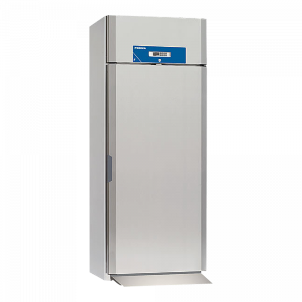 Future-RIC-960-roll-in-chiller-cabinet.jpg